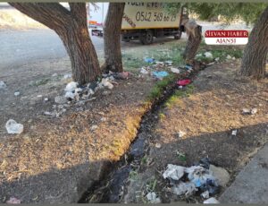 KASIMLI KÖYÜ ÇEŞMESİ ÇÖPLERLE KİRLETİLİYOR