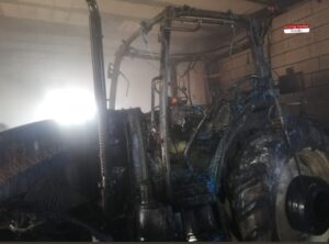 Yangın Traktörü Kullanılamaz Hale Getirdi