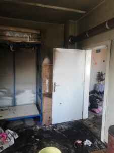 Evi Yanan Mağdur Aile Yetkililerden Yardım Bekliyor