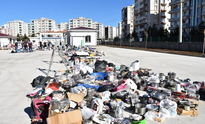 Diyarbakır’da Enkaz Altından Çıkarılan Değerli Eşyalar Ailelere Teslim Ediliyor