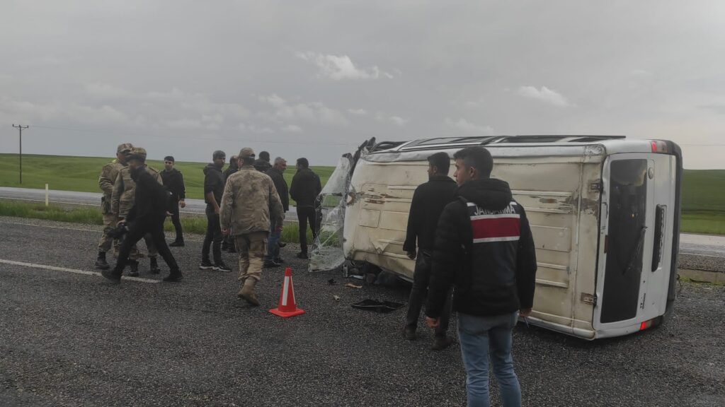 Diyarbakır-Silvan Karayolunda Kaza: 12 Yaralı