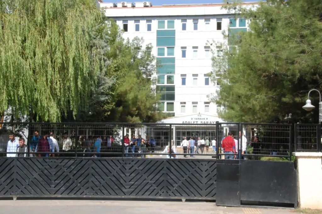 Diyarbakır Adliyesi’nde Hakime Saldırıda Bir Kişi Daha Tutuklandı