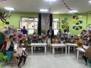 Silvan Kaymakamı Hasan Uğuz Öğrencilere Karne Dağıttı