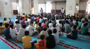 Silvan’da Camilerde Çocuklar Eğlenerek Öğreniyor