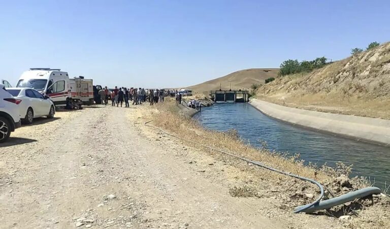 Sulama Kanalına Giren Genç Suda Kayboldu
