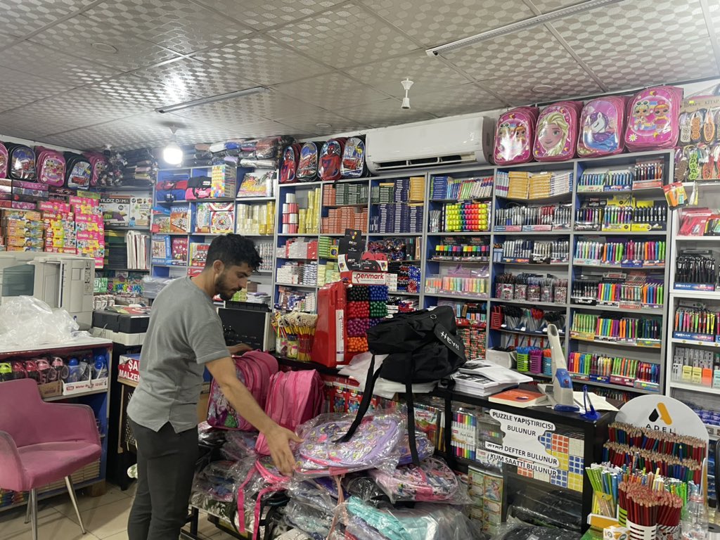 Kırtasiyeciler Öğrenci Ve Velileri Bekliyor