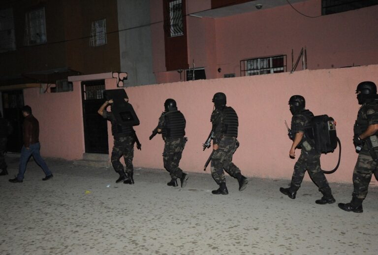 Silvan’da Köye Baskın 1 Gözaltı