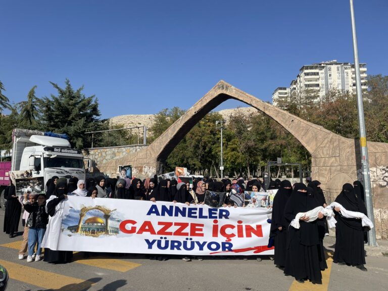 Silvan’lı Anneler Gazze İçin Yürüdü