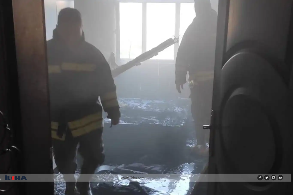 Elektrikli battaniyeden çıkan yangın maddi hasara neden oldu